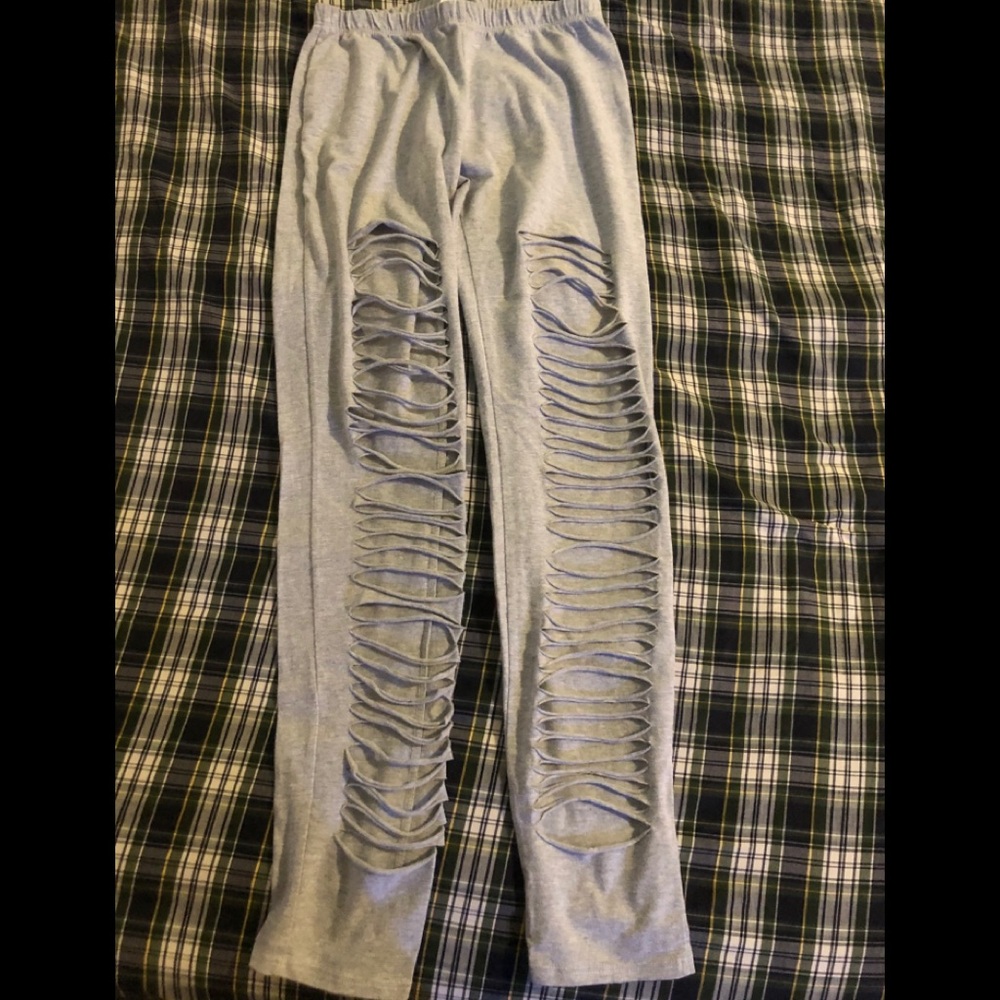 Light gray ripped leggings
